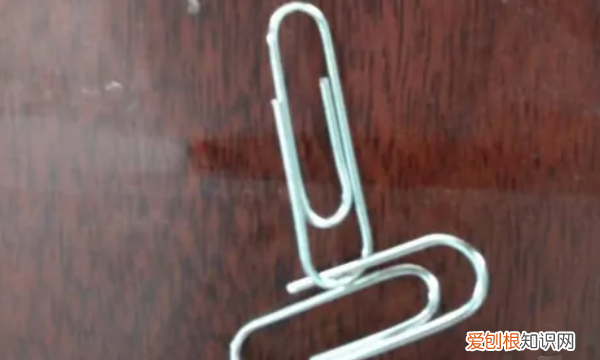 爱心曲别针做法,曲别针如何折成爱心书签