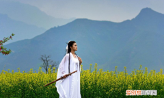 重出江湖幽默下一句，朋友说你重现江湖怎么回复他呢