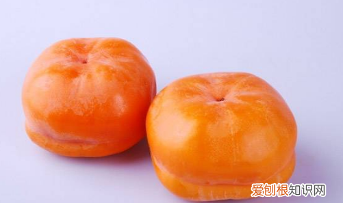 柿子和牛奶一起吃了会怎么办 柿子可以和牛奶一起吃会中毒吗