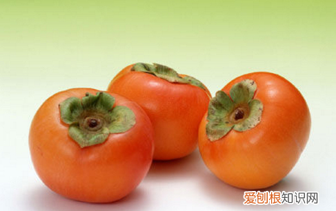 柿子和牛奶一起吃了会怎么办 柿子可以和牛奶一起吃会中毒吗