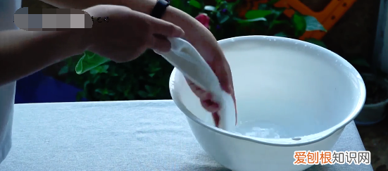 白鞋被84烧黄了怎么弄白