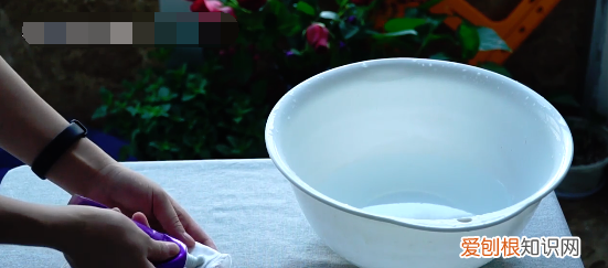 白鞋被84烧黄了怎么弄白