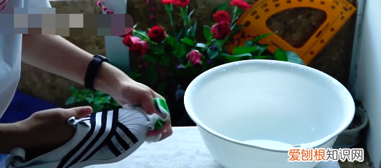 白鞋被84烧黄了怎么弄白