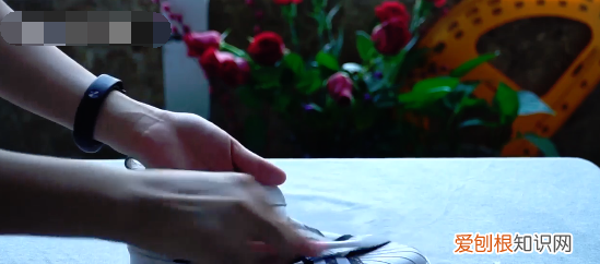 白鞋被84烧黄了怎么弄白