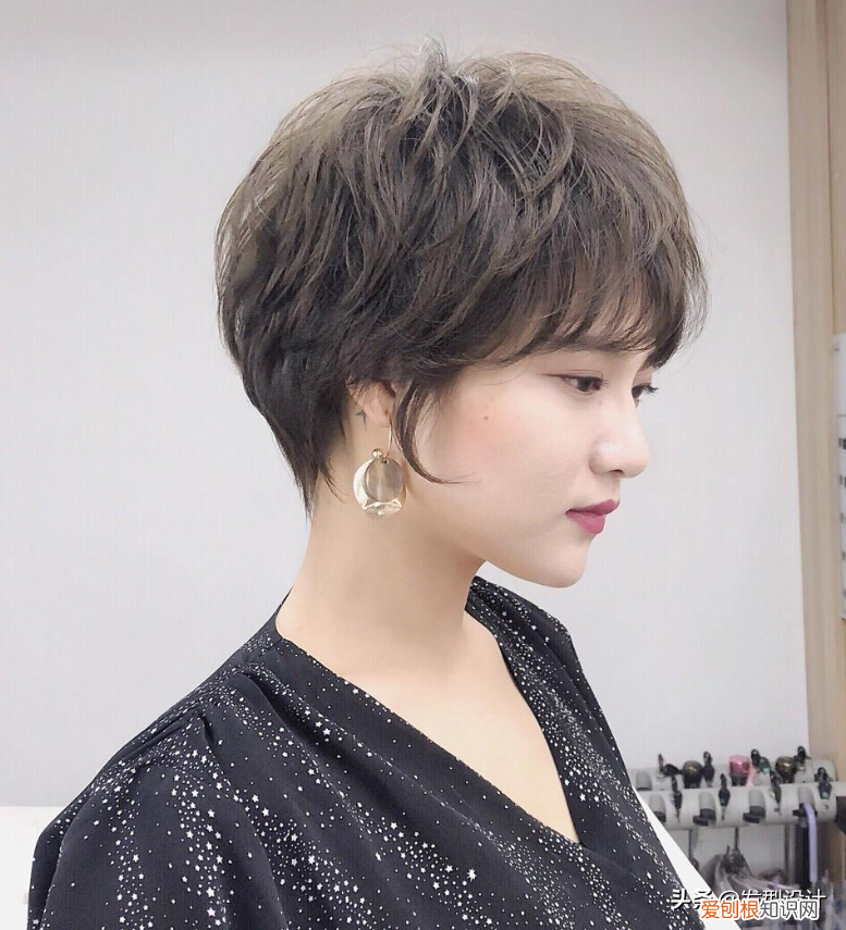 今年流行减龄短发烫发型30款 短卷发造型