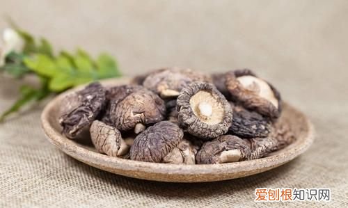 买香菇怎么选，我想做香菇生意想问一下香菇如何出口怎么出口