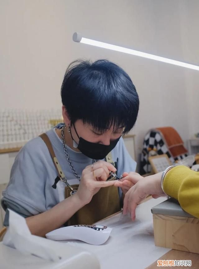 新360行｜佛系美甲师：拒绝内卷，在喜欢的地方做喜欢的事