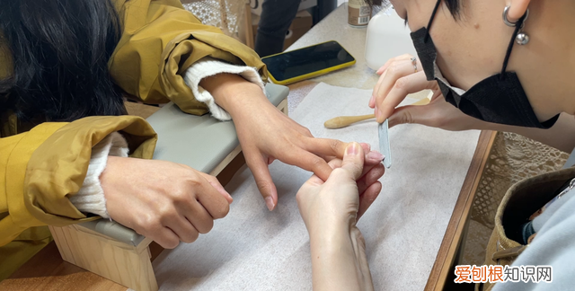 新360行｜佛系美甲师：拒绝内卷，在喜欢的地方做喜欢的事