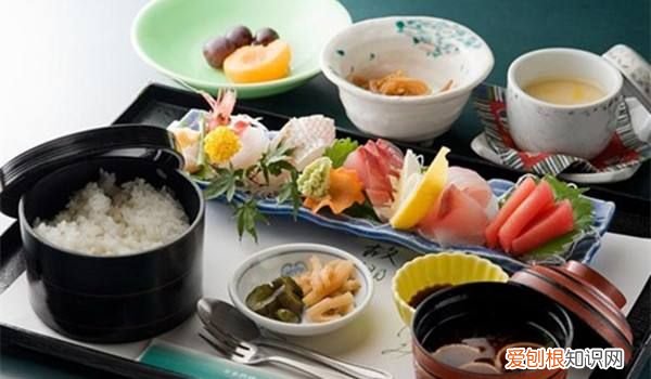 怎么才能让白头发变黑？ 怎样白发变黑发