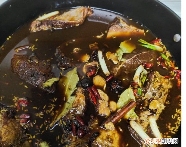 秘制酱香肉的做法，川味酱肉的做法和配方窍门