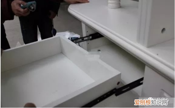 抽屉滑轨怎么安装？ 抽屉滑轨安装