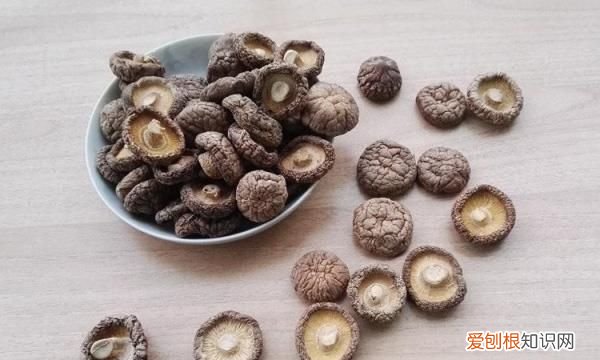 花菇和冬菇有多大的区别？ 冬菇是什么意思