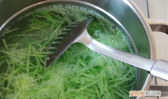 羊肉馅饺子怎么调馅不膻