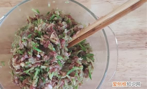 羊肉馅饺子怎么调馅不膻
