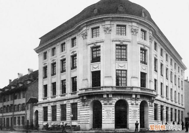 成立联合国时为何总部会设在美国? 联合国总部设在