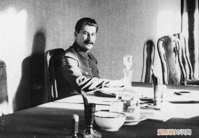 成立联合国时为何总部会设在美国? 联合国总部设在