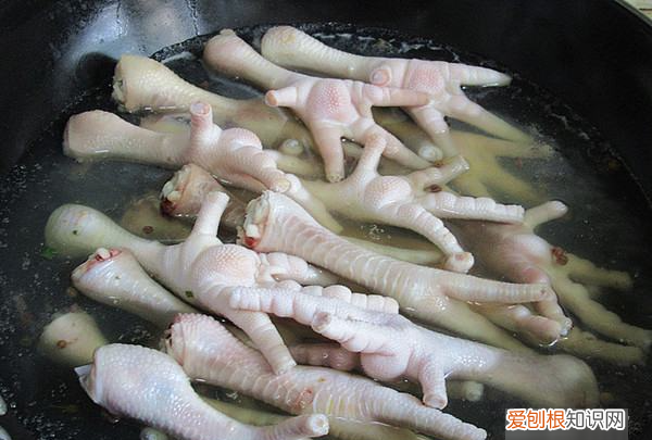 泡椒鸡爪正宗制作方法，泡椒鸡爪怎么做好吃又简单