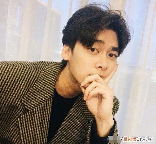 纹理烫成为男神必备造型手法 男生纹理烫发型图片