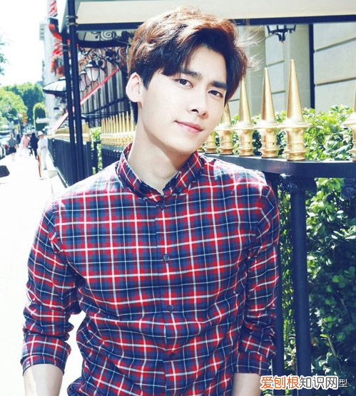 纹理烫成为男神必备造型手法 男生纹理烫发型图片