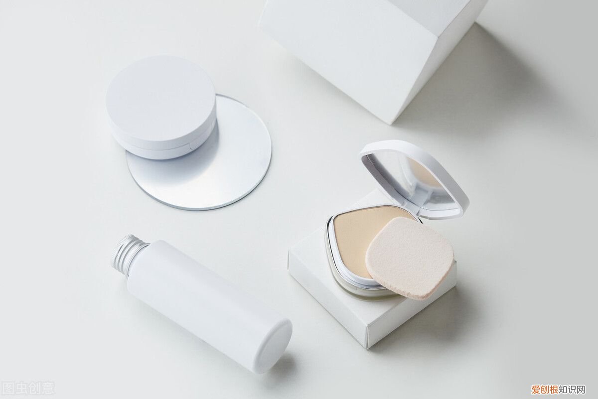 教你如何区分粉饼、蜜粉饼的差别 蜜粉和粉饼的区别