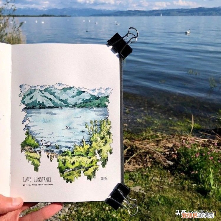 速写本上的钢笔淡彩欧洲风情建筑 钢笔建筑速写