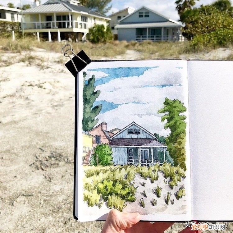 速写本上的钢笔淡彩欧洲风情建筑 钢笔建筑速写