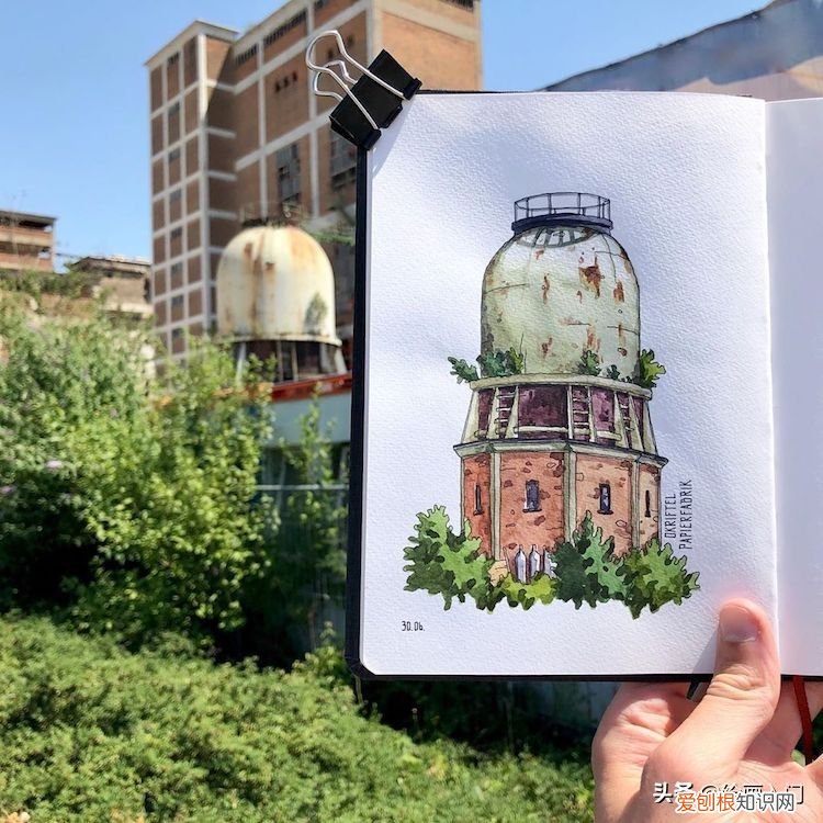 速写本上的钢笔淡彩欧洲风情建筑 钢笔建筑速写