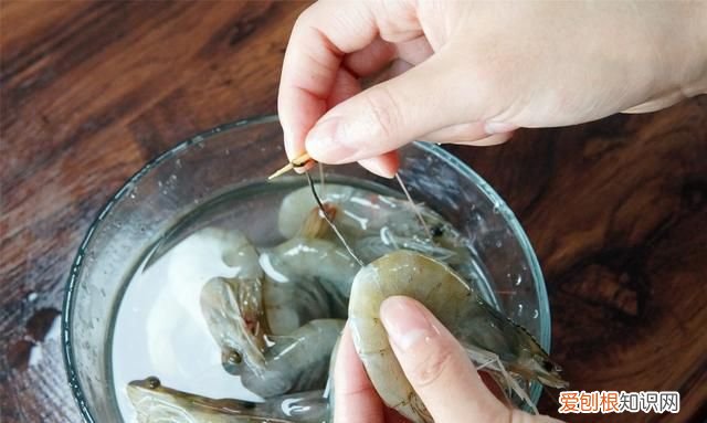 大虾保鲜有窍门直接放冰箱就错了