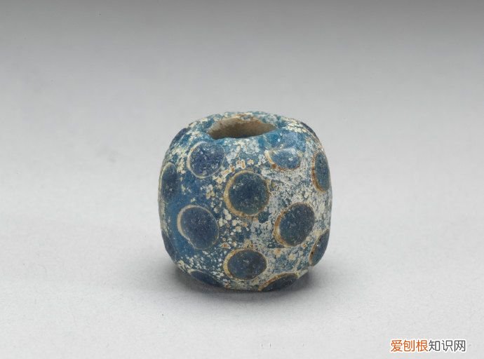 如何分辨老琉璃珠的真假 老琉璃珠