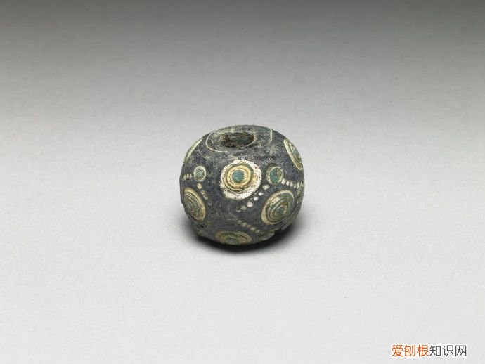 如何分辨老琉璃珠的真假 老琉璃珠