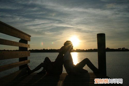 吻身体部位有什么含义? 男人为什么喜欢亲胸!