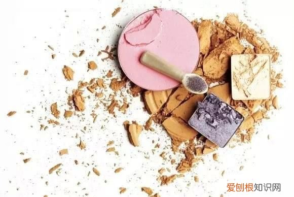 蜜粉 散粉粉饼有什么区别 粉饼和蜜粉的区别