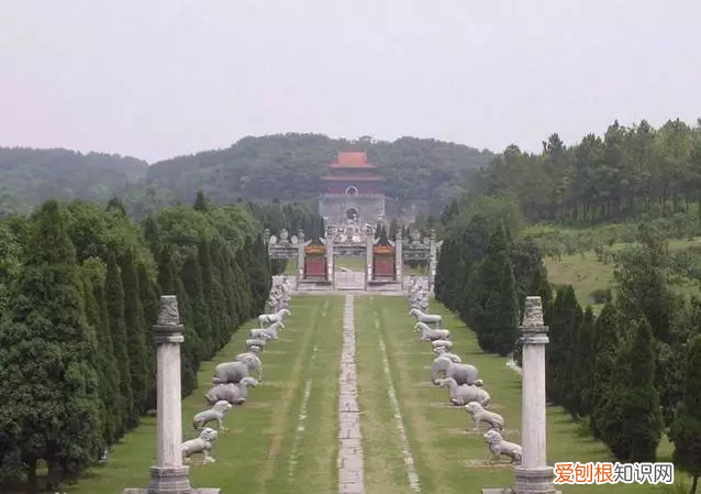 美人无泪董鄂妃 历史人物董鄂妃的介绍和事迹