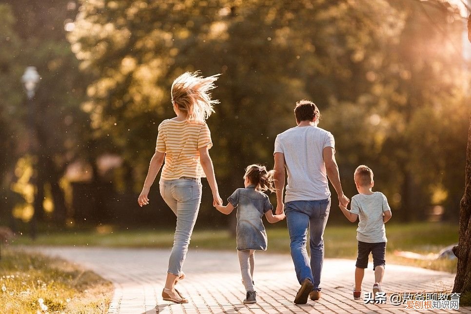 孩子性格忧郁父母莫轻视 性格忧郁