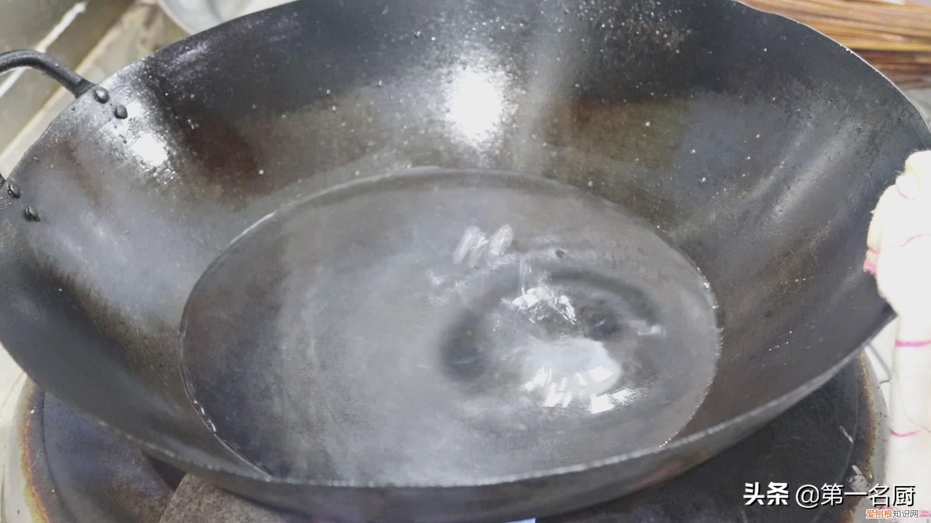 芹菜炒肉万万不可直接下锅方法 芹菜炒肉丝