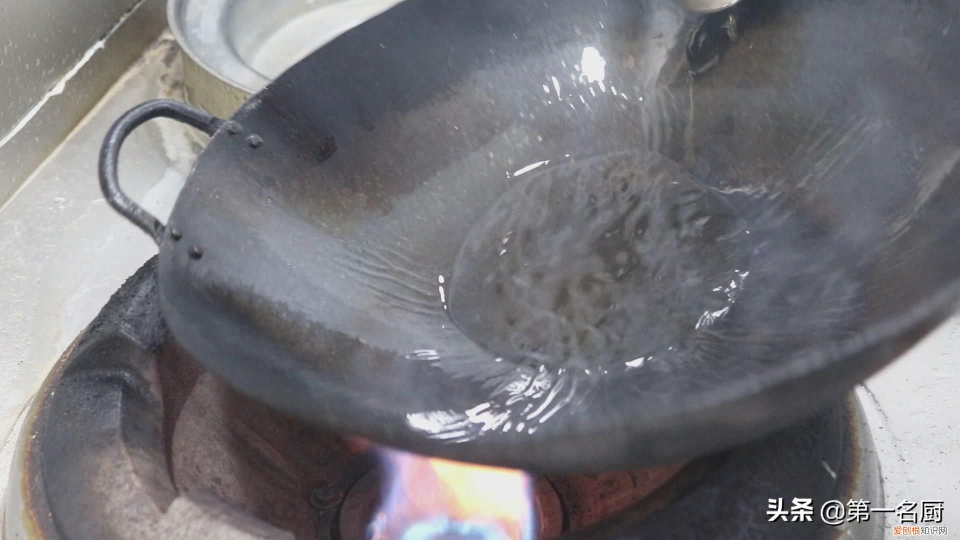 芹菜炒肉万万不可直接下锅方法 芹菜炒肉丝