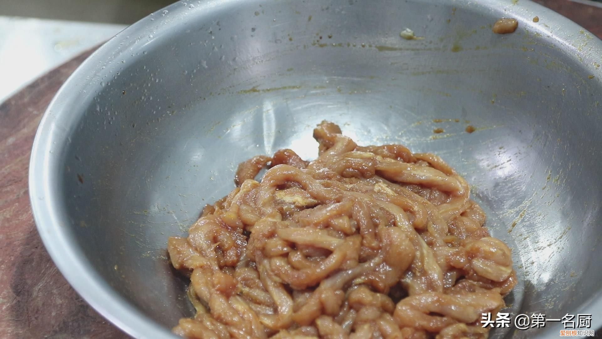 芹菜炒肉万万不可直接下锅方法 芹菜炒肉丝