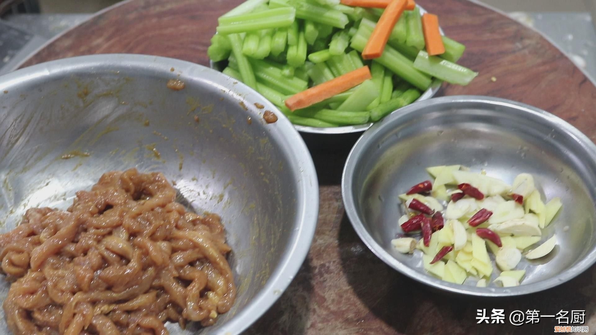 芹菜炒肉万万不可直接下锅方法 芹菜炒肉丝