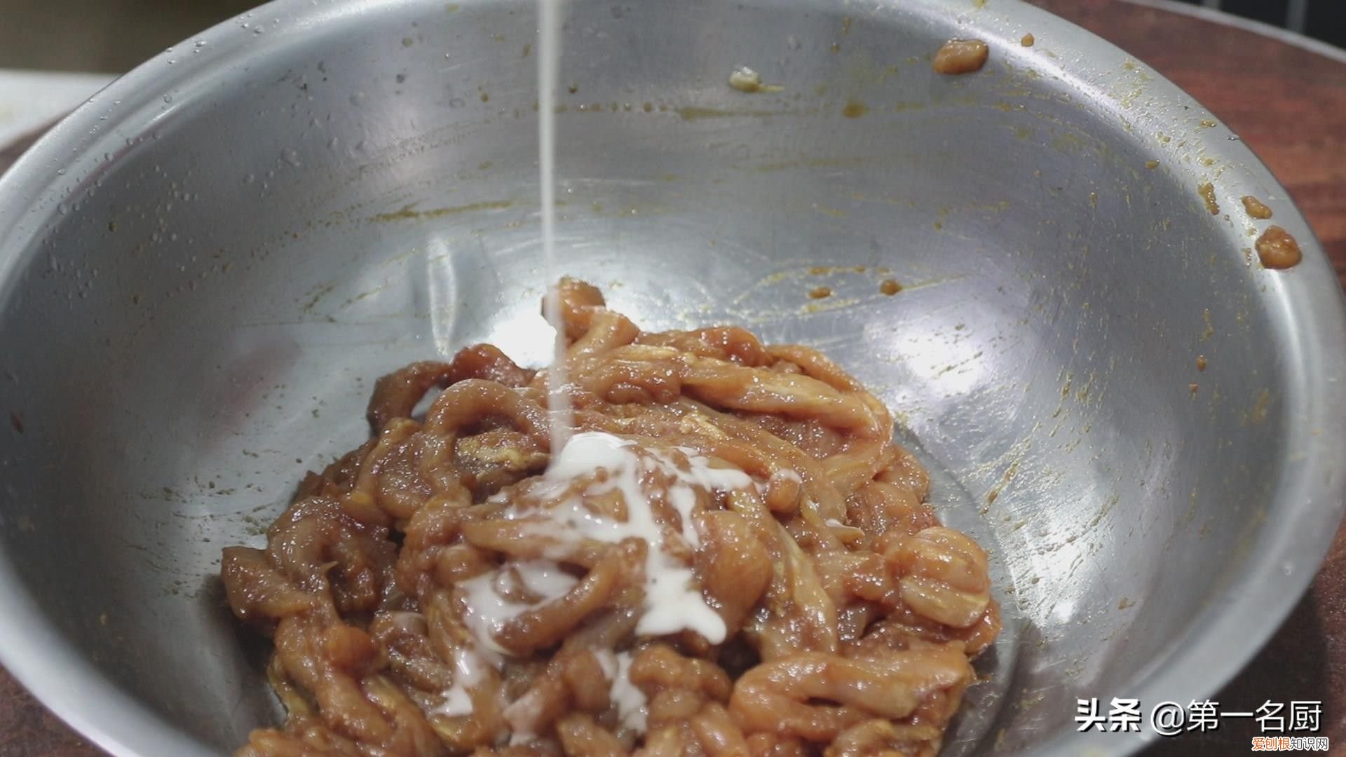 芹菜炒肉万万不可直接下锅方法 芹菜炒肉丝