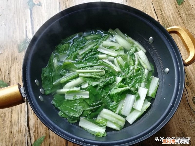 炒小白菜想要口感脆嫩 炒小白菜