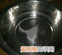 新鲜猪血怎么煮成血块，生猪血怎么做成血块视频