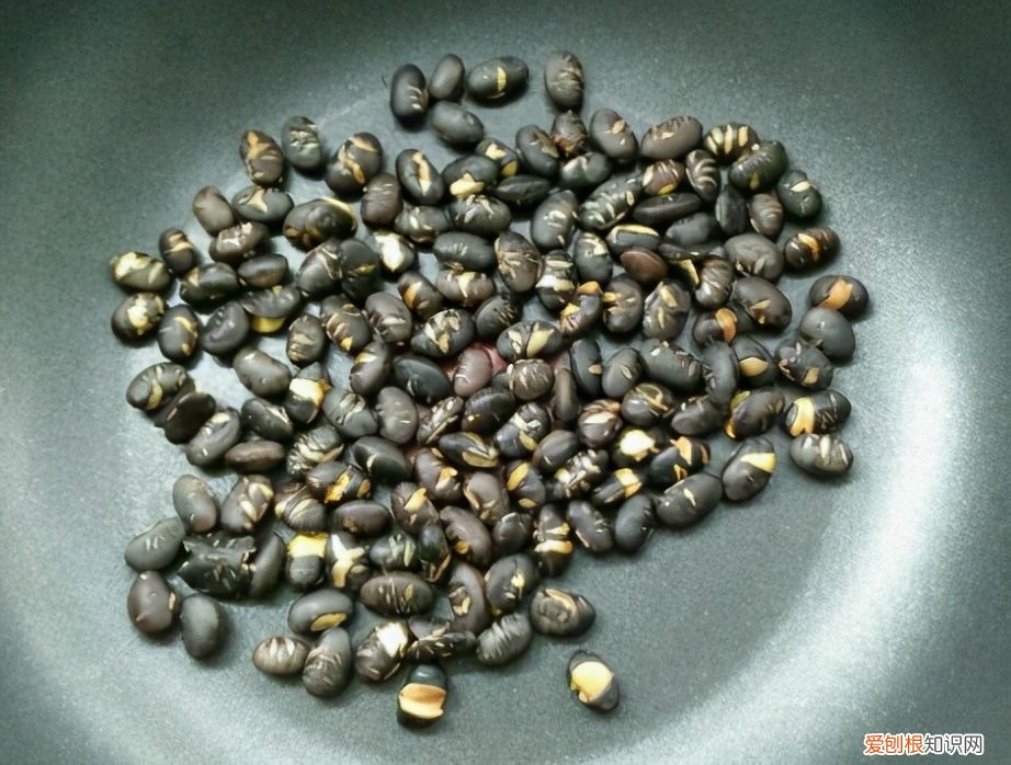 天冷我家常吃黑豆，用醋泡一泡 醋泡黑豆的正确做法