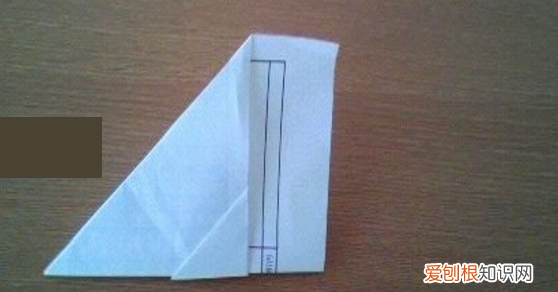 折纸飞机的教程，最简单的折纸飞机的方法