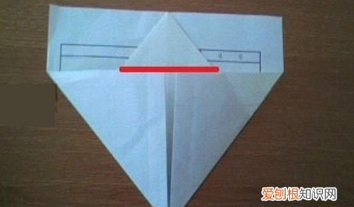 折纸飞机的教程，最简单的折纸飞机的方法