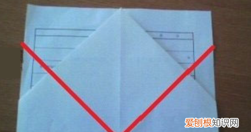 折纸飞机的教程，最简单的折纸飞机的方法
