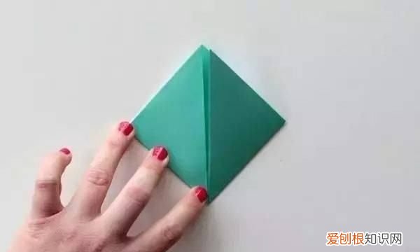 折纸飞机的教程,最简单的折纸飞机的方法