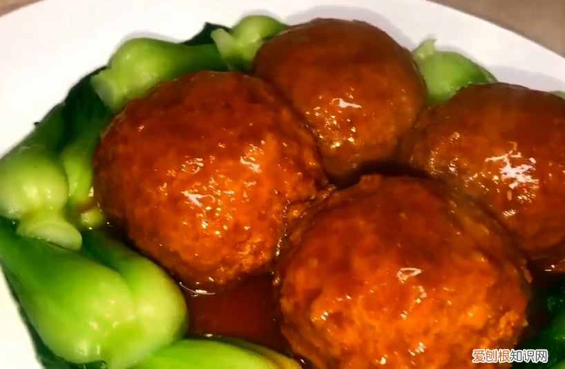 教你红烧狮子头经典做法 红烧狮子头的做法视频