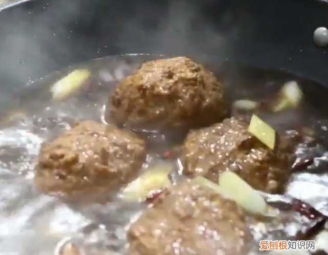 教你红烧狮子头经典做法 红烧狮子头的做法视频