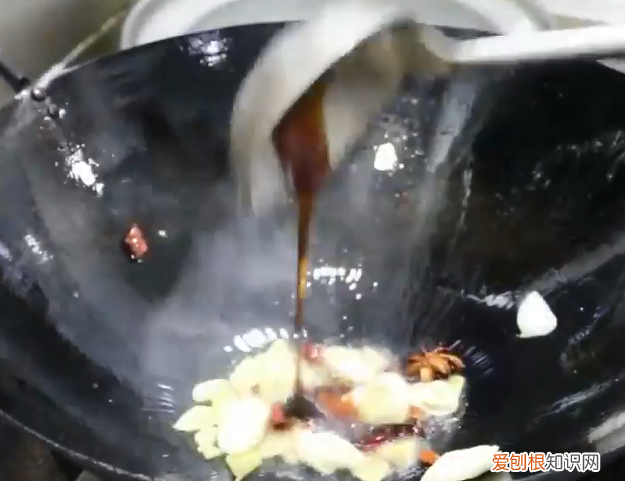 教你红烧狮子头经典做法 红烧狮子头的做法视频