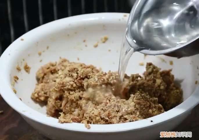 教你红烧狮子头经典做法 红烧狮子头的做法视频